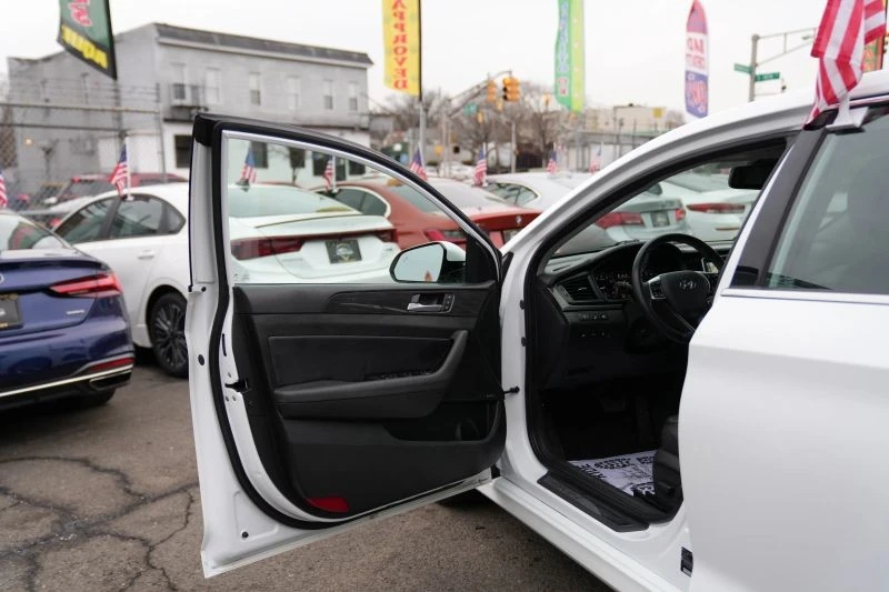 2019 Hyundai Sonata - Image 9 of 12