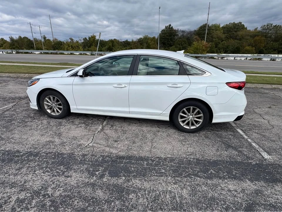 2019 Hyundai Sonata - Image 8 of 13