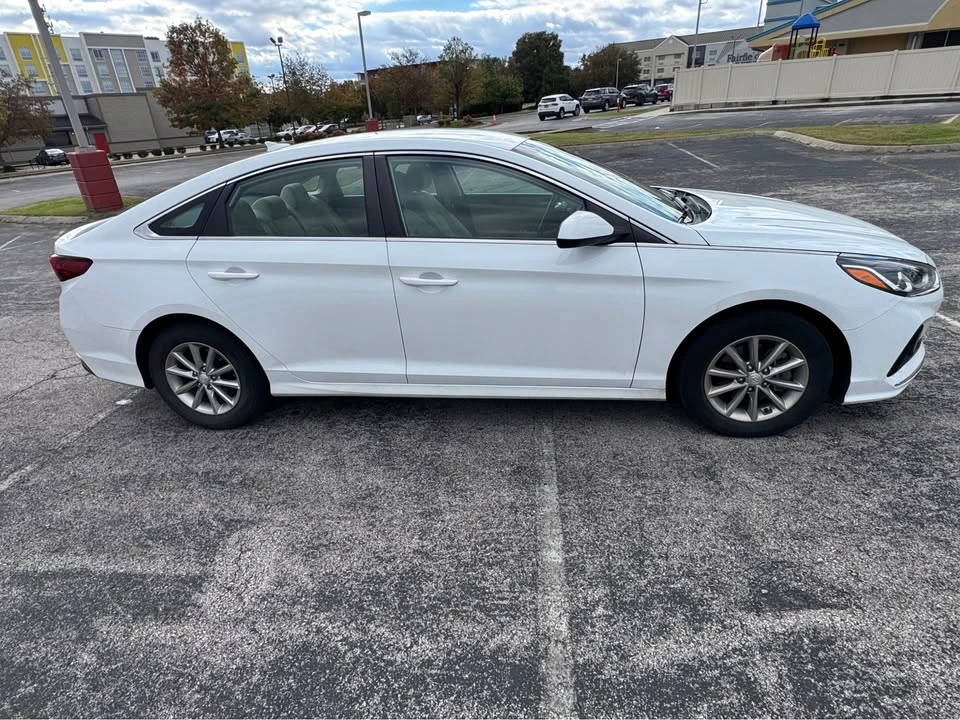 2019 Hyundai Sonata - Image 7 of 13