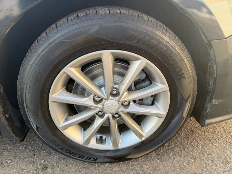 2019 Hyundai Sonata - Image 9 of 12