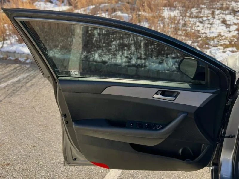 2019 Hyundai Sonata - Image 10 of 12