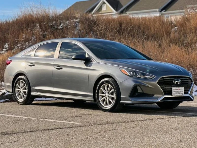 2019 Hyundai Sonata - Image 2 of 12