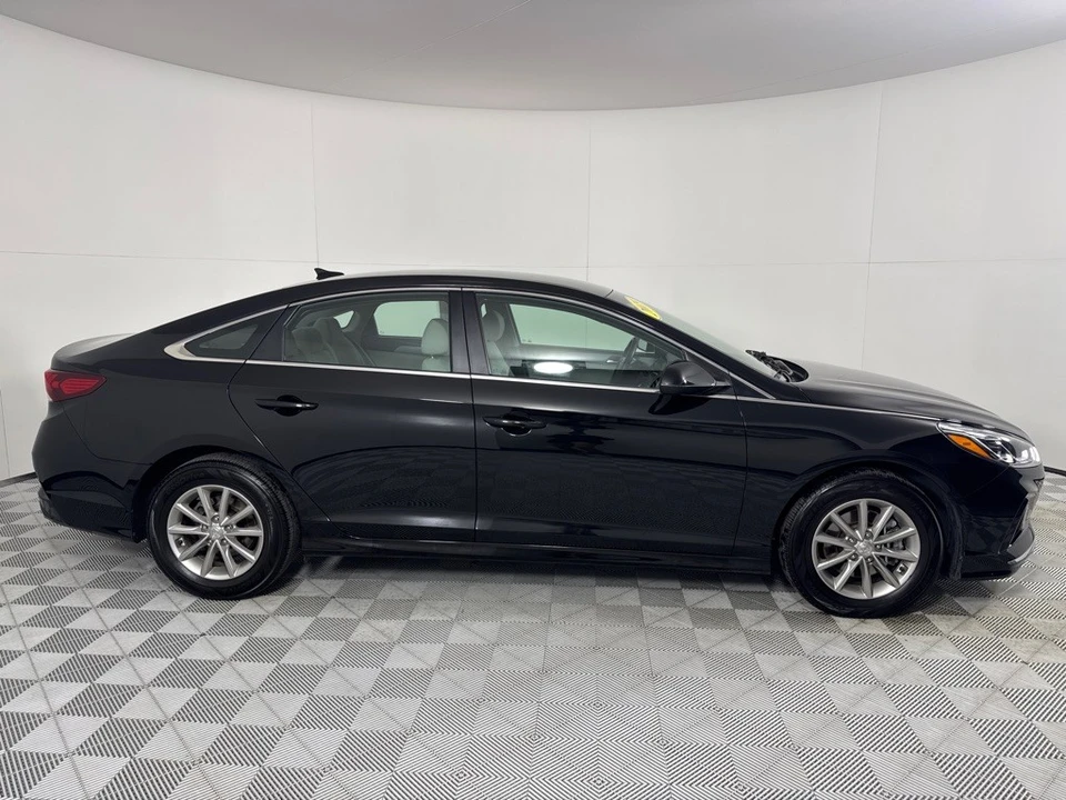 2019 Hyundai Sonata - Image 4 of 12