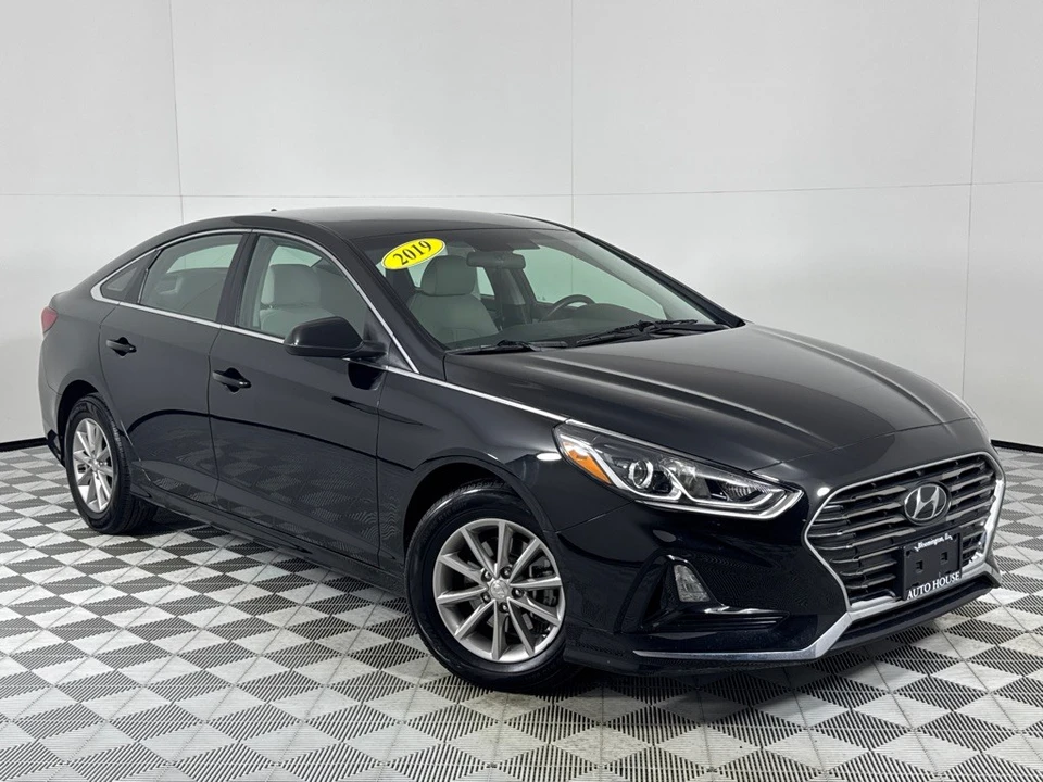 2019 Hyundai Sonata - Image 2 of 12