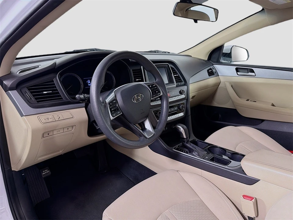 2019 Hyundai Sonata - Image 10 of 12