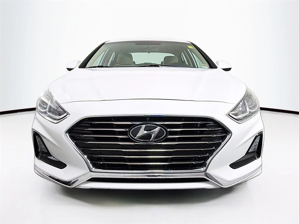 2019 Hyundai Sonata - Image 2 of 12