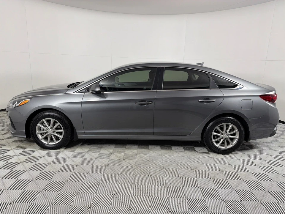 2019 Hyundai Sonata - Image 8 of 12