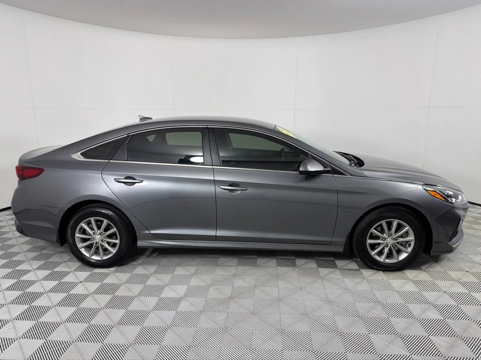 2019 Hyundai Sonata - Image 4 of 12