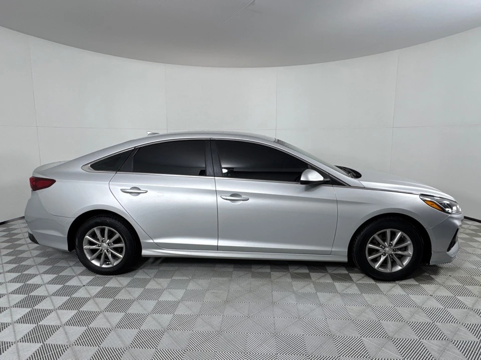 2019 Hyundai Sonata - Image 4 of 12