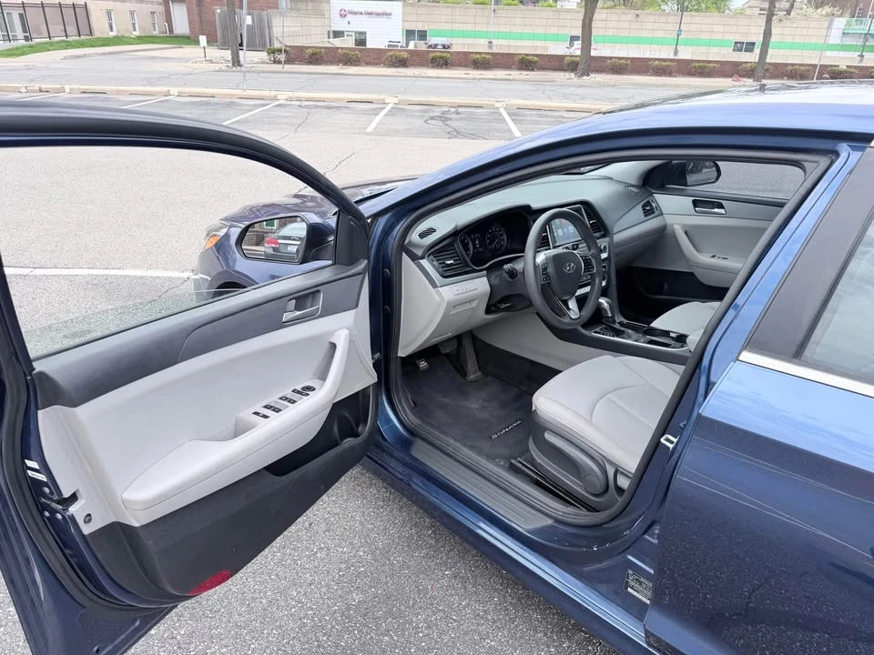 2019 Hyundai Sonata - Image 8 of 20