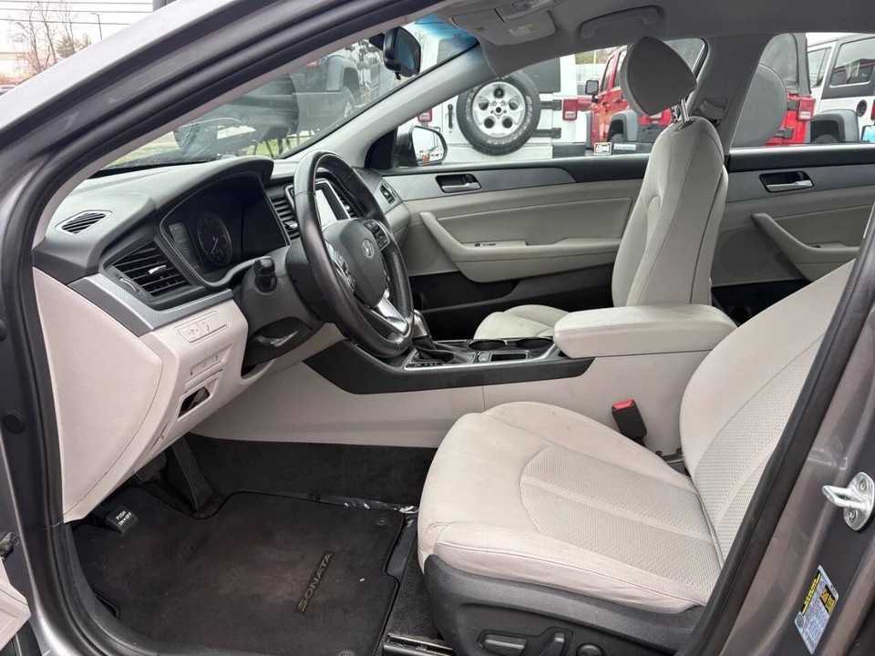 2019 Hyundai Sonata - Image 11 of 12