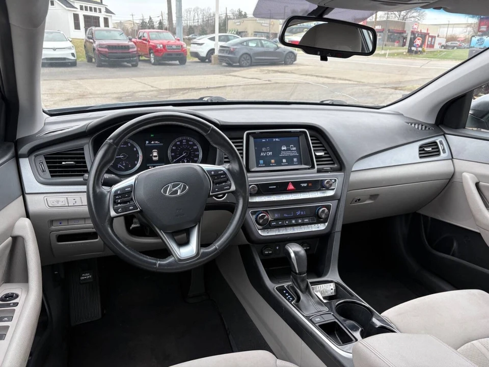 2019 Hyundai Sonata - Image 10 of 12