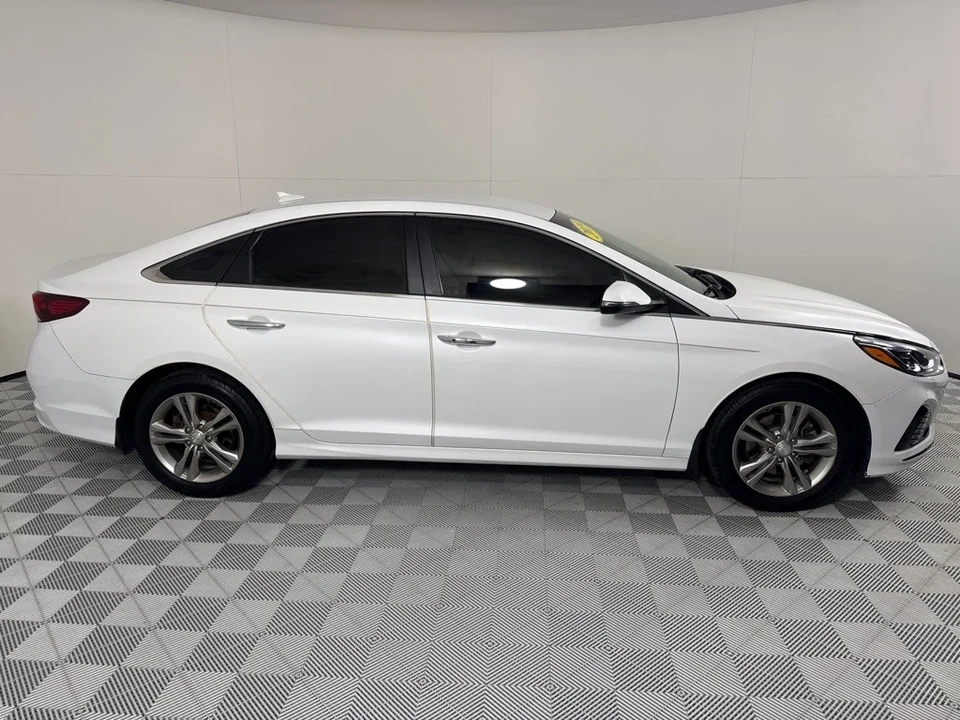 2019 Hyundai Sonata - Image 4 of 12