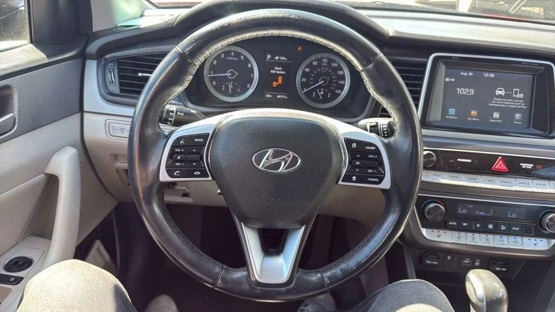 2019 Hyundai Sonata - Image 10 of 12