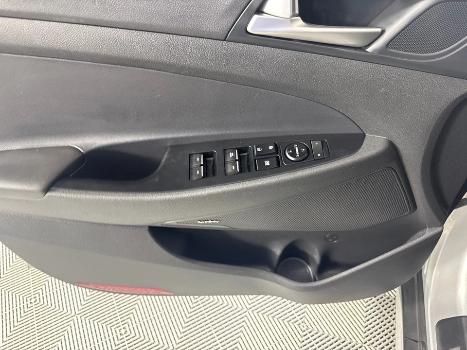 2019 Hyundai Tucson - Image 11 of 12