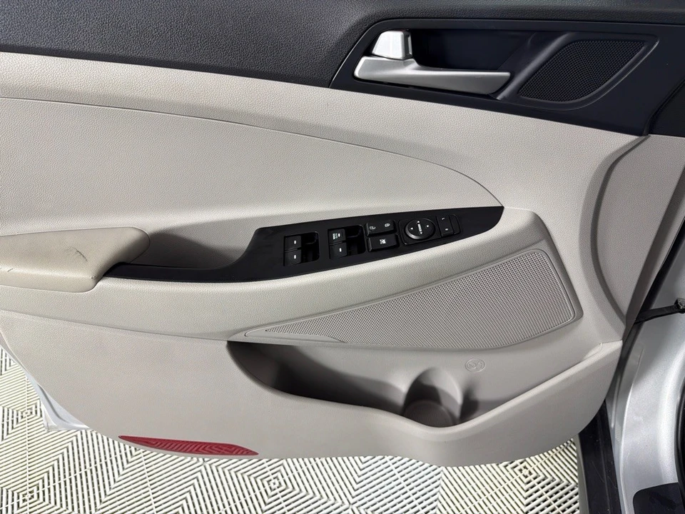 2019 Hyundai Tucson - Image 10 of 21