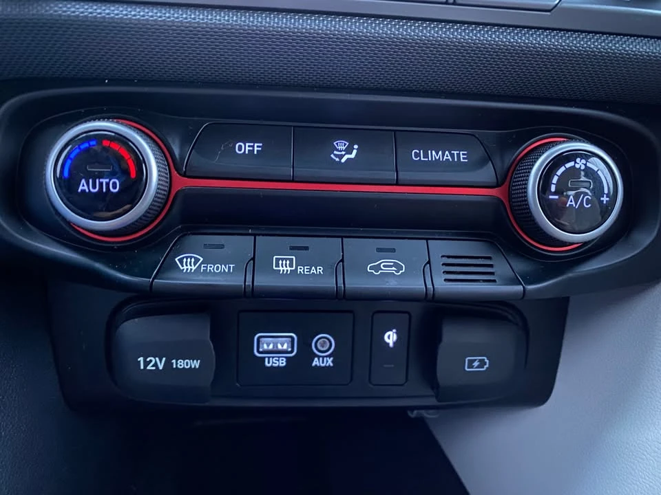 2019 Hyundai Elantra - Image 17 of 20