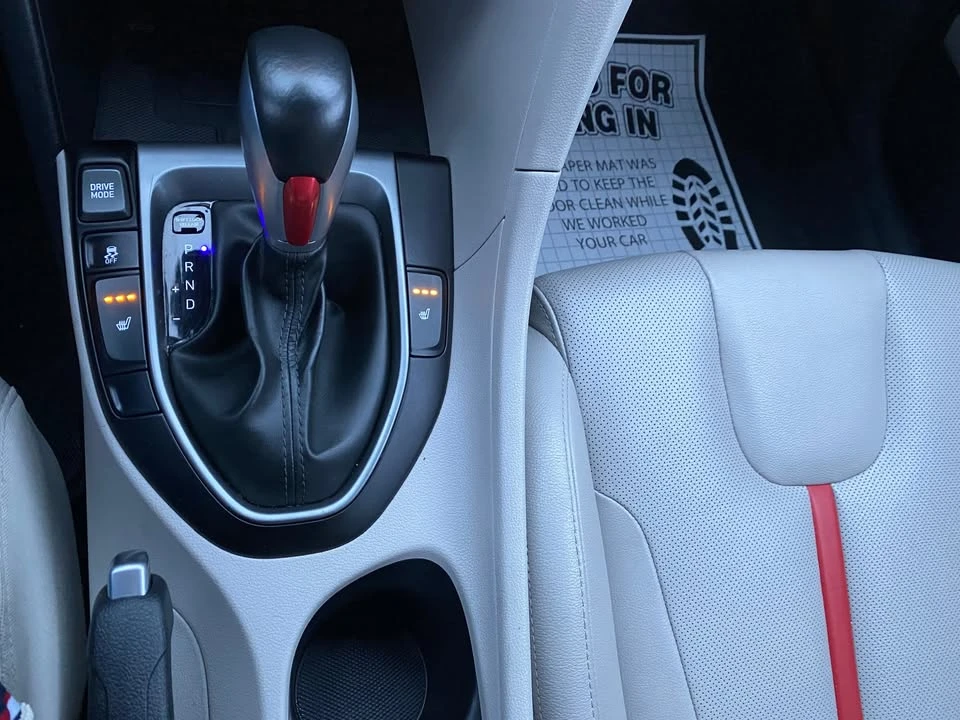 2019 Hyundai Elantra - Image 18 of 20