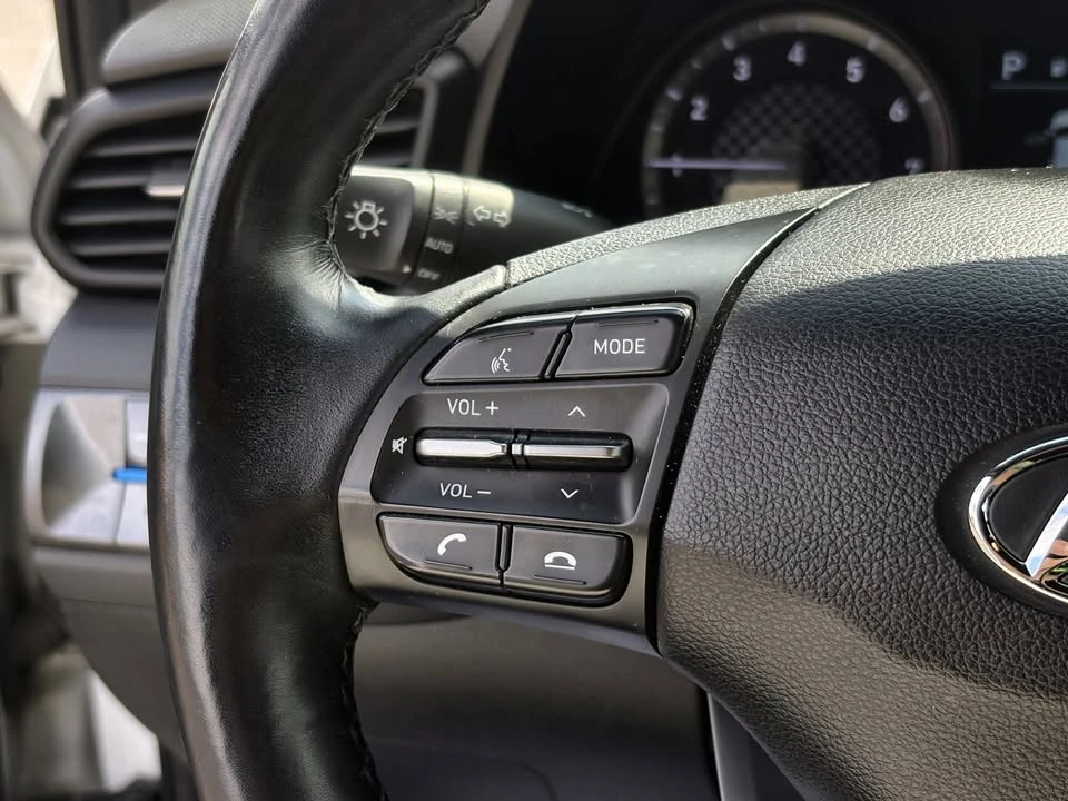 2019 Hyundai Veloster - Image 11 of 20