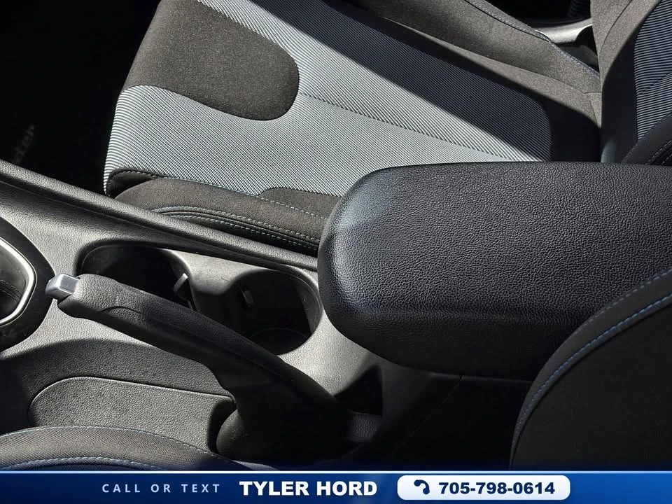 2019 Hyundai Veloster - Image 18 of 20