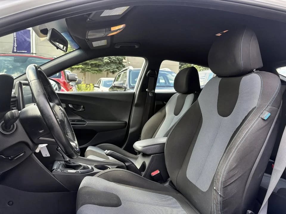 2019 Hyundai Veloster - Image 9 of 20