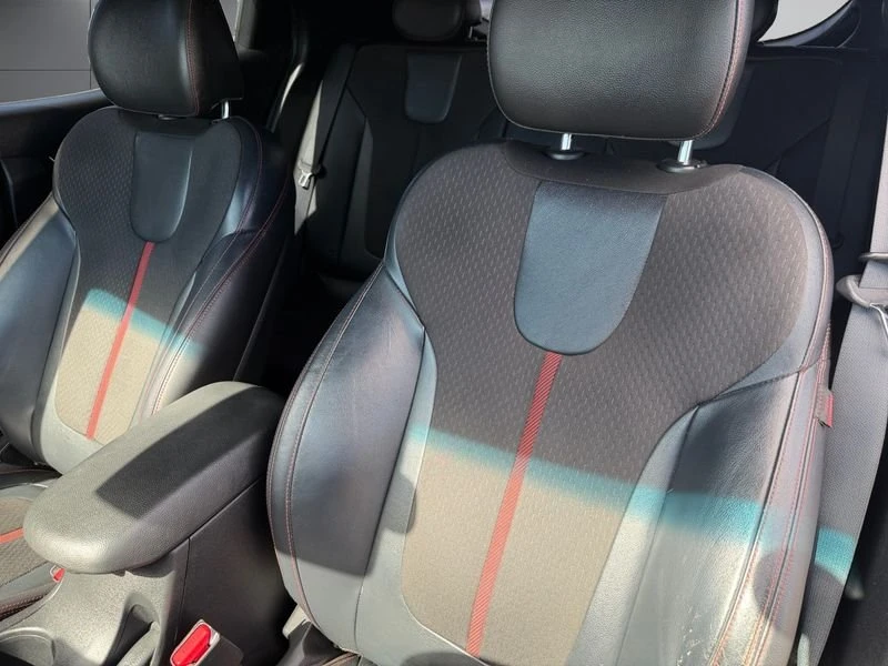 2019 Hyundai Veloster - Image 16 of 20