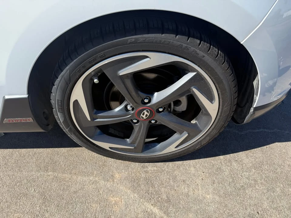 2019 Hyundai Veloster N - Image 18 of 20