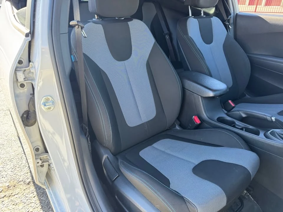 2019 Hyundai Veloster - Image 19 of 20