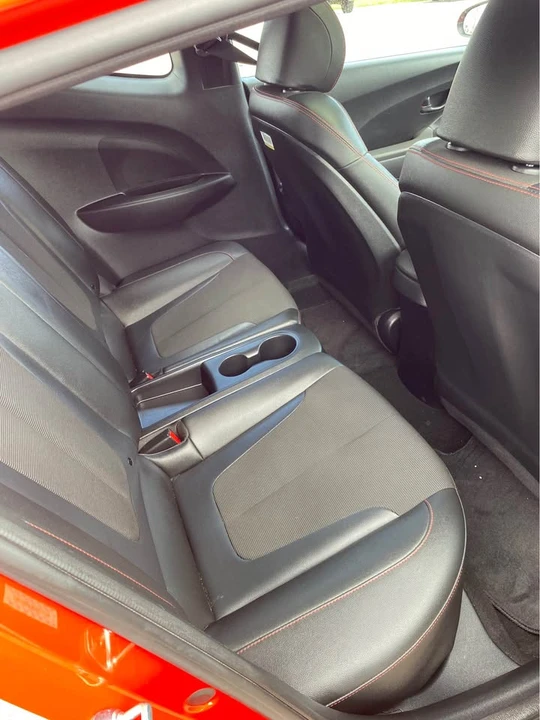 2019 Hyundai Veloster - Image 12 of 18