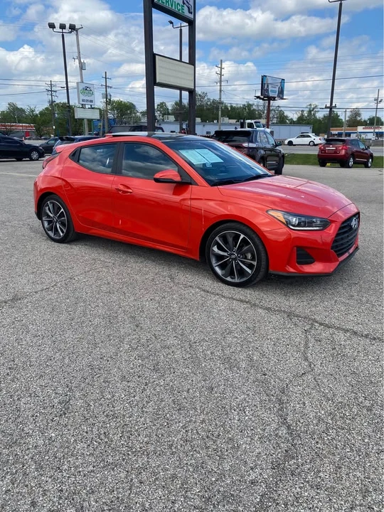 2019 Hyundai Veloster - Image 2 of 18