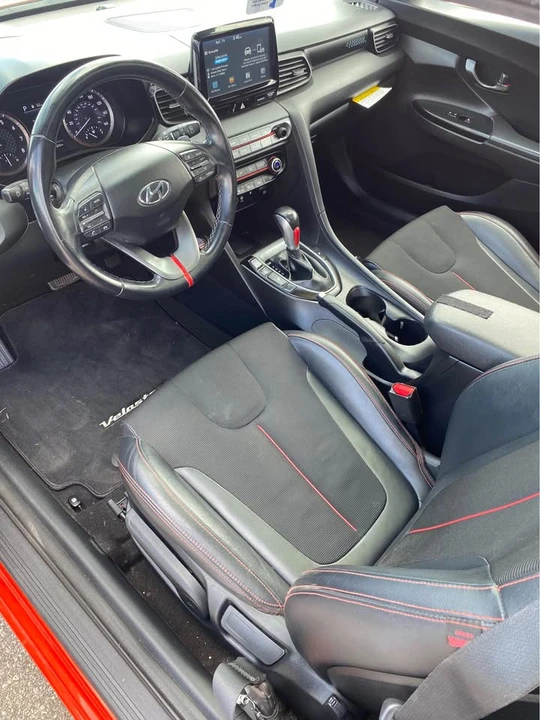 2019 Hyundai Veloster - Image 15 of 18