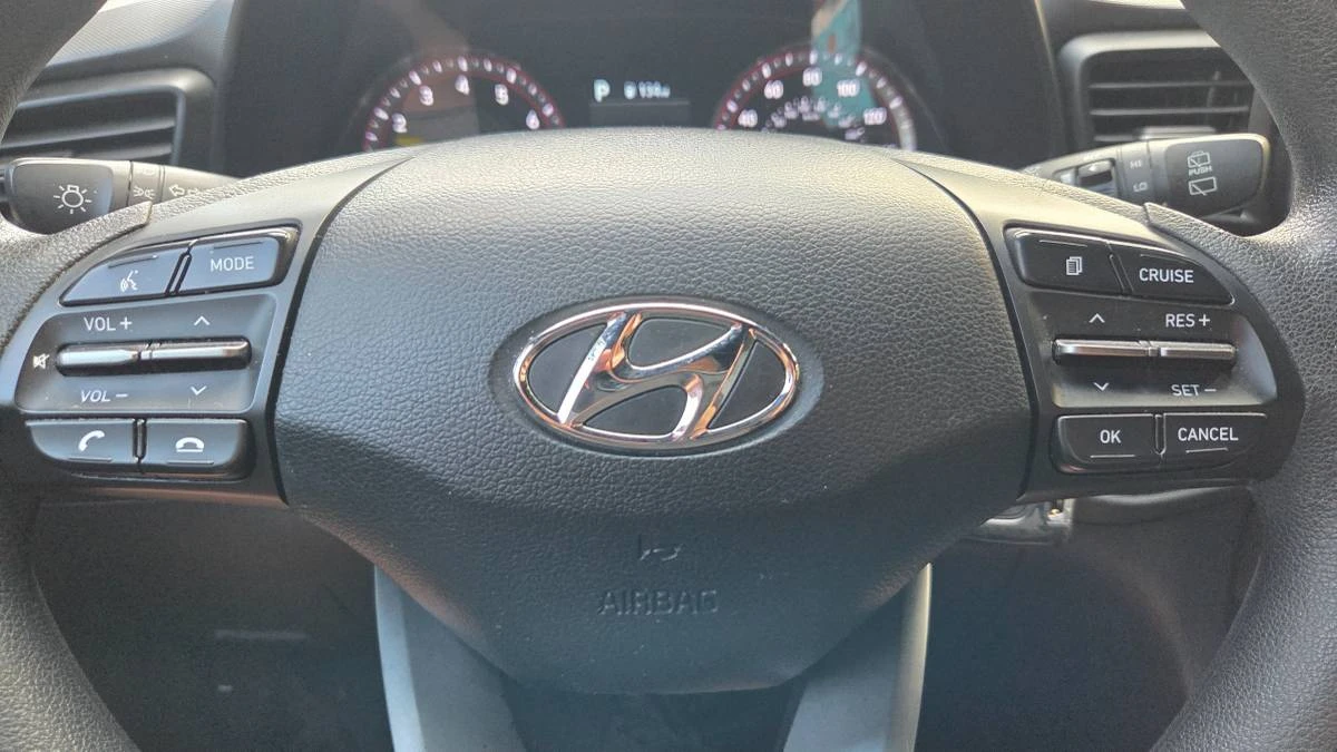 2019 Hyundai Veloster - Image 18 of 22