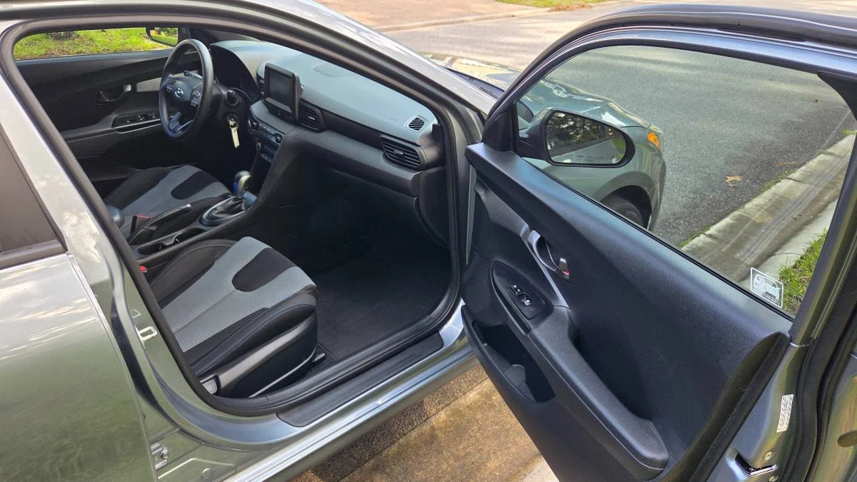 2019 Hyundai Veloster - Image 11 of 22