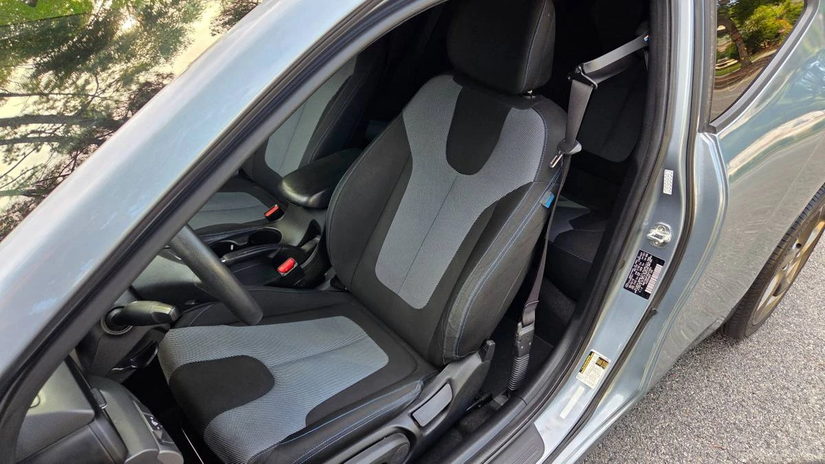 2019 Hyundai Veloster - Image 10 of 22