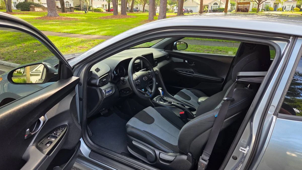 2019 Hyundai Veloster - Image 9 of 22