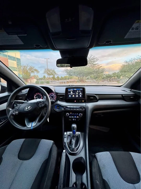 2019 Hyundai Veloster - Image 7 of 10