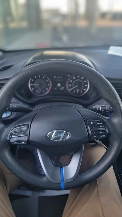 2019 Hyundai Veloster - Image 8 of 11