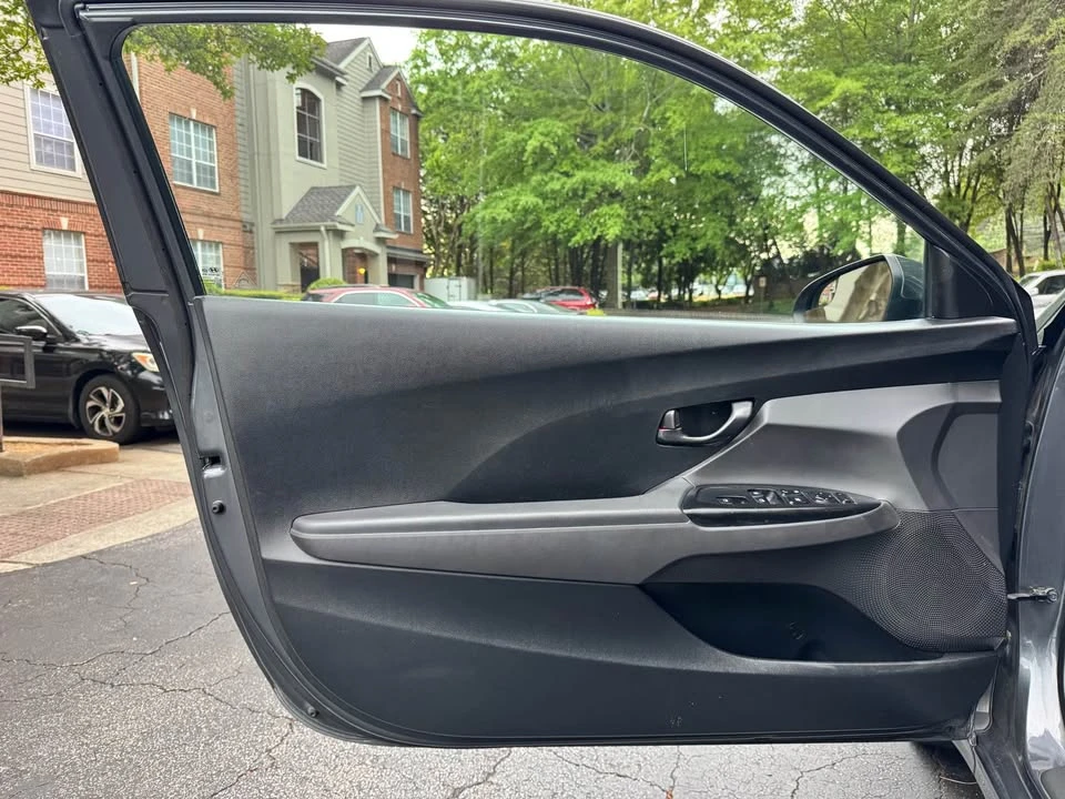 2019 Hyundai Veloster - Image 15 of 16