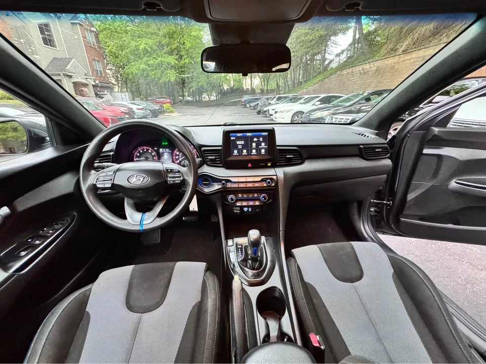 2019 Hyundai Veloster - Image 8 of 16