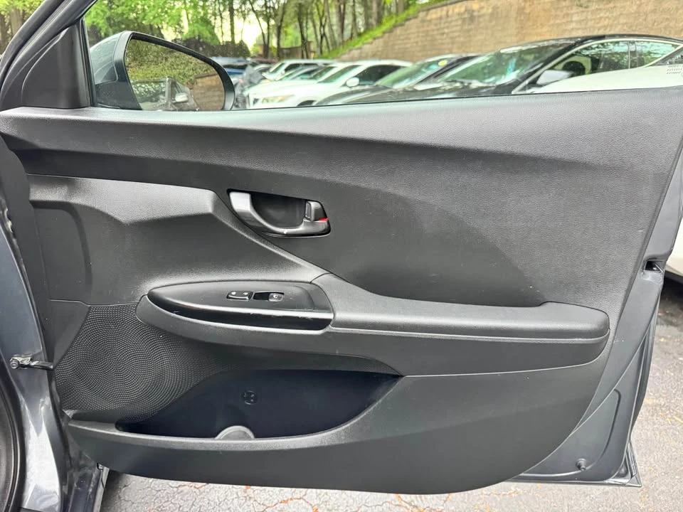 2019 Hyundai Veloster - Image 13 of 16