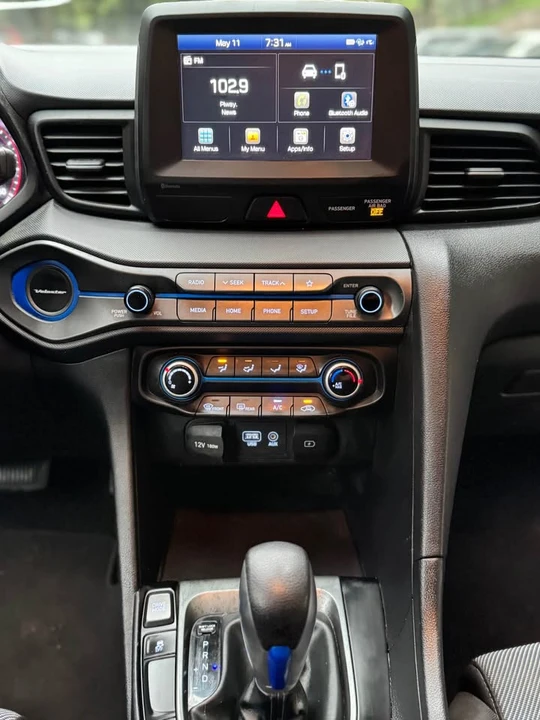 2019 Hyundai Veloster - Image 10 of 16