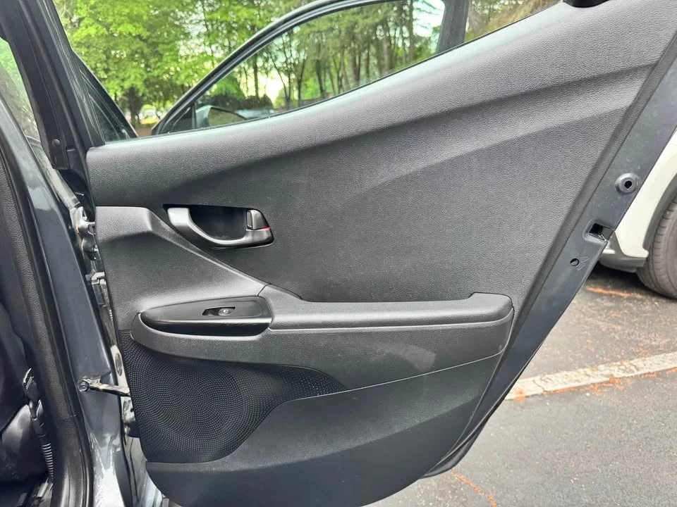2019 Hyundai Veloster - Image 14 of 16