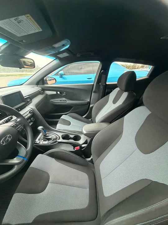 2019 Hyundai Veloster - Image 2 of 4
