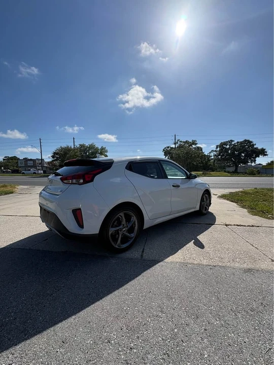 2019 Hyundai Veloster - Image 4 of 15