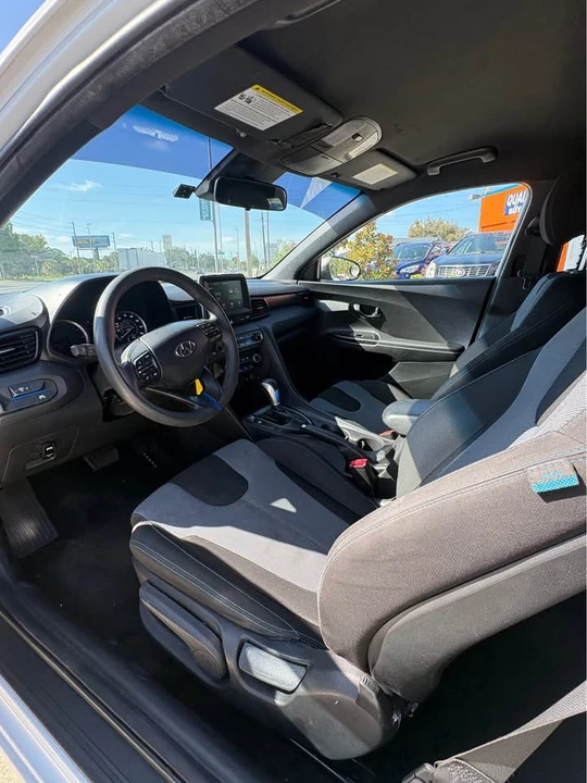 2019 Hyundai Veloster - Image 9 of 15