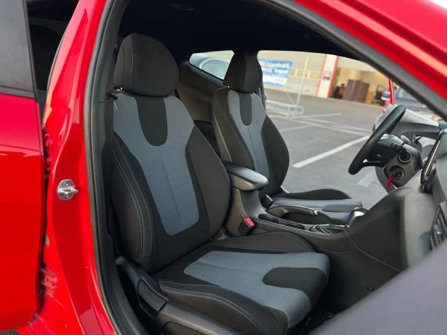 2019 Hyundai Veloster - Image 10 of 12