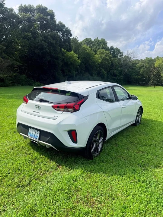 2019 Hyundai Veloster - Image 2 of 13