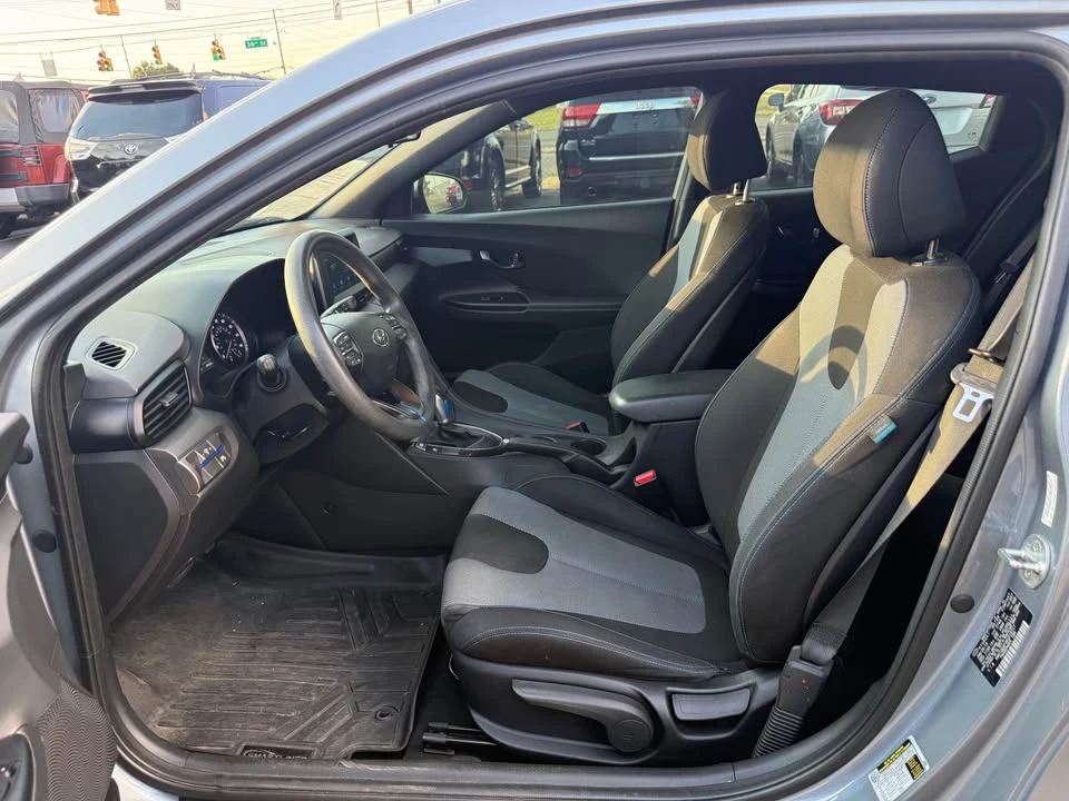 2019 Hyundai Veloster - Image 11 of 16