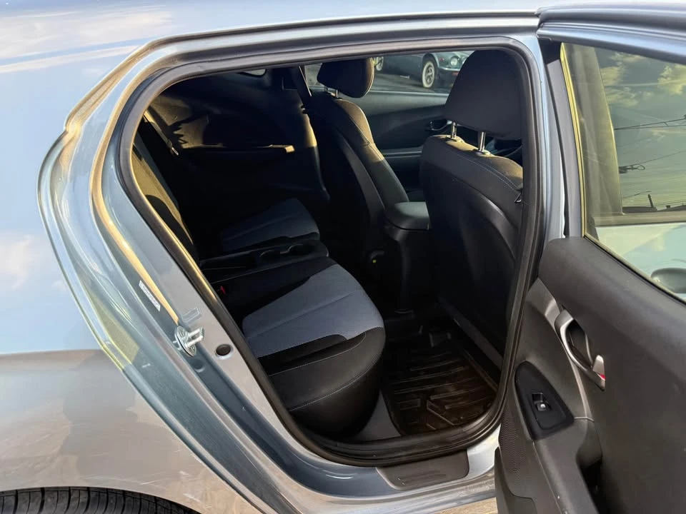2019 Hyundai Veloster - Image 12 of 16