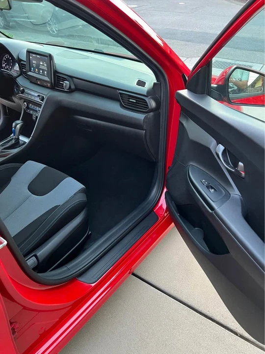 2019 Hyundai Veloster - Image 10 of 14